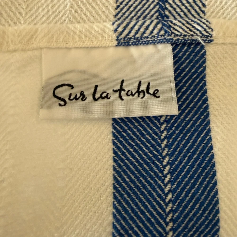 Sur La Table White and Blue Striped napkins. Blue/White. Set of 8